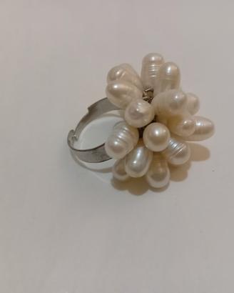 Anello regolabile con perle 