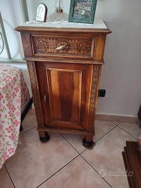 comodini antichi