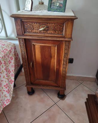 comodini antichi