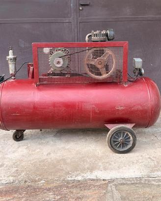 Compressore 200litri alimentato v220