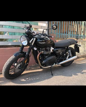 Triumph Bonneville Street Twin 900 del 2021