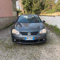 Volkswagen Golf 1.6 benzina