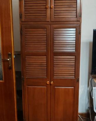 Armadio / Mobile Guardaroba legno ante persiana.