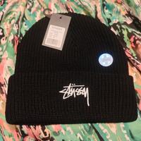Cappello nero in maglia Stussy