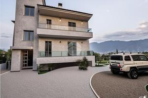 4 LOCALI A SANT'ANTONIO ABATE