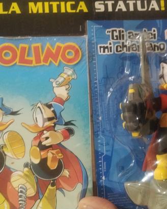 Fumetto Topolino Con statua Paperinik