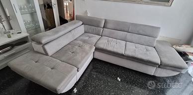 Divano grigio 