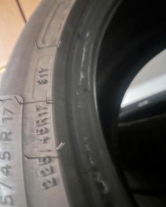 Set di gomme Michelin Primacy 4. 225/45/R17. 91Y