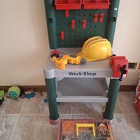 Tavolo gioco e cassetta attrezzi per bimbi