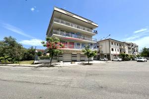 Locale Commerciale - Corigliano-Rossano