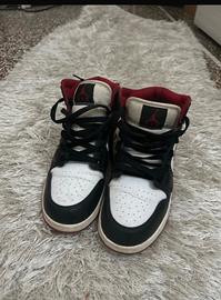 Jordan 1 mid
