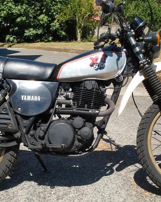Yamaha XT500 con Serbatoio Alluminio