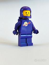 lego minifigures Classic Space Viola - Dark Purple