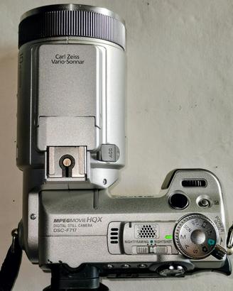 Fotocamera digitale Sony Cyber-shot DSC-F717
