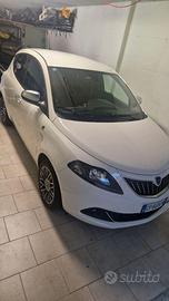 Lancia y alberta ferretti perfetta