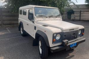  Land Rover Defender 110 