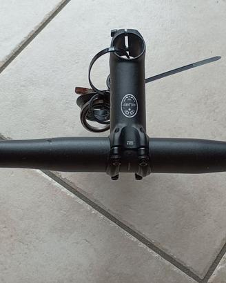 Manubrio bici da corsa, pipetta e distanziatori