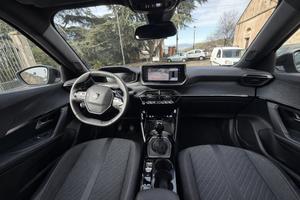 🚗 Peugeot 2008 – 20.000 km – Pari al Nuovo