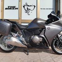 Honda VFR 1200 F V4 173 CV granturismo