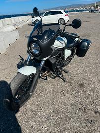 Kawasaki Eliminator 500 con accessori