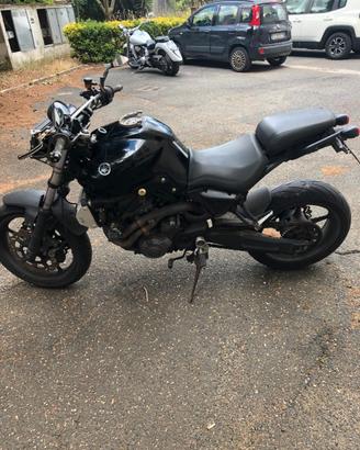 MOTO YAMAHA