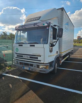 Iveco eurocargo 75e15 con sponda idraulica