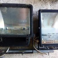 Fari da illuminazione esterni