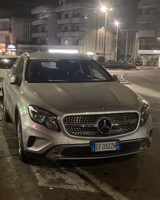 Mercedes-Benz GLA 200