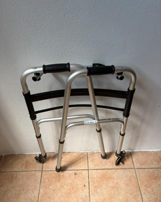 Deambulatore pieghevole