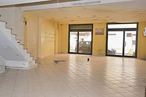 Immobile di 200 m² con 2 locali a Castellana Grott