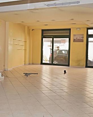 Immobile di 200 m² con 2 locali a Castellana Grott