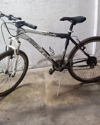 Mountain bike FreeJump XJ3000 by Aurora 26"