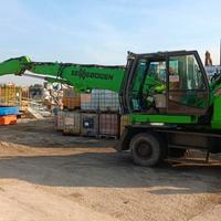 Ragno - caricatore semovente-220 ql Sennebogen 821