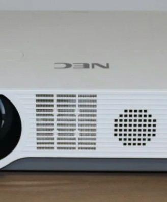 Proiettore NEC 5000 luemn FULL HD forte luce