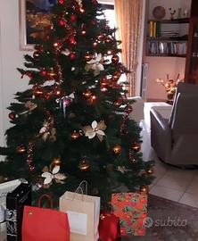 Albero di Natale alto 2.10 metri con pini veri 