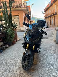 Honda x-adv 750