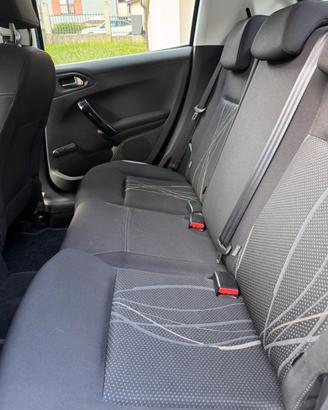 Peugeout 208