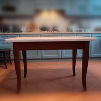Tavolo  con top in laminato 