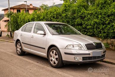Skoda Octavia 2.0 Tdi Berlina full optional