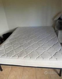 Materasso matrimoniale con rete