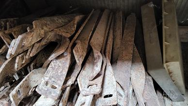 Lotto staffe in ferro pesante per carpenteria