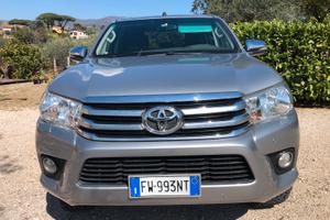 Toyota Hilux 2.4 D-4D 4WD 4 porte Duble Cab Loung