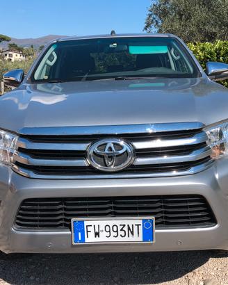 Toyota Hilux 2.4 D-4D 4WD 4 porte Duble Cab Loung