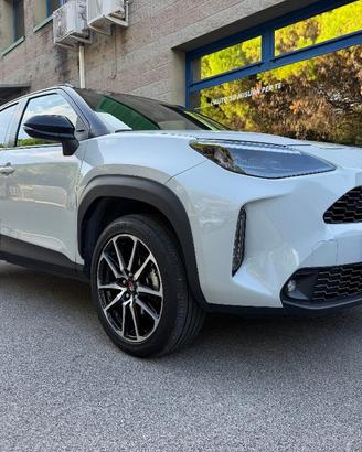 TOYOTA Yaris Cross 1.5 Hybrid E-CVT GR SPORT UNI