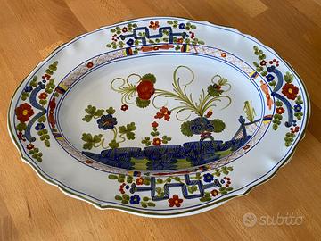 Piatto ovale decorato a mano ceramica di Faenza
