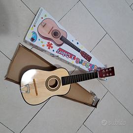 chitarra giocattolo a partire dai 5 anni