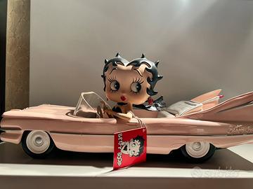 Betty Boop in auto vintage - limited edition
