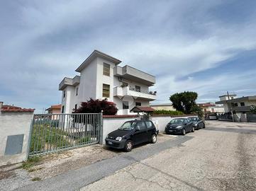 3 LOCALI A APRILIA