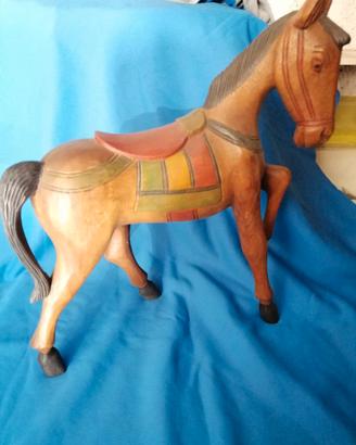 statua cavallo in legno 