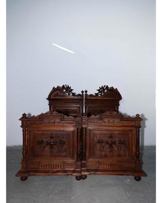 Set Camera da Letto Antica in Legno Intagliato